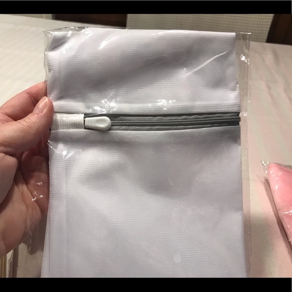 New in Package. Face Cleaner/Makeup Remover MicroFiber Towel Set. - Picture 6 of 7